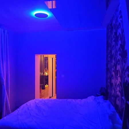 Love Room « L'Etreinte Doree » Illiers-Combray Екстериор снимка
